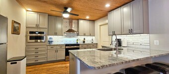 Downtown Historic New Bern Apartment Next door to Birthplace of Pepsi