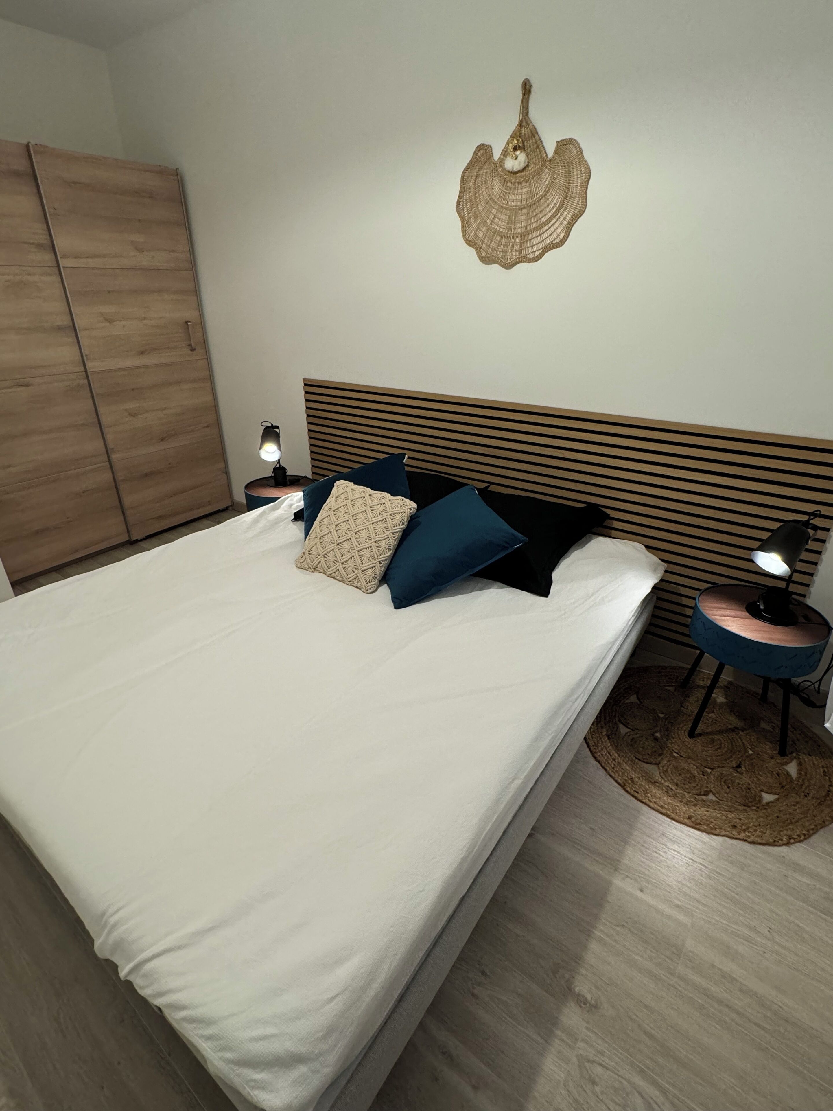 2 chambres, fer et planche à repasser, lit parapluie, Wi-Fi gratuit