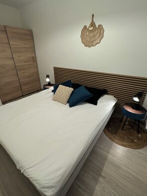 2 chambres, fer et planche à repasser, lit parapluie, Wi-Fi gratuit