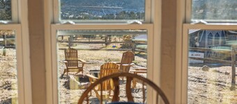 Mountain Farm Stay, Alpacas & Views, Royal Gorge 15min