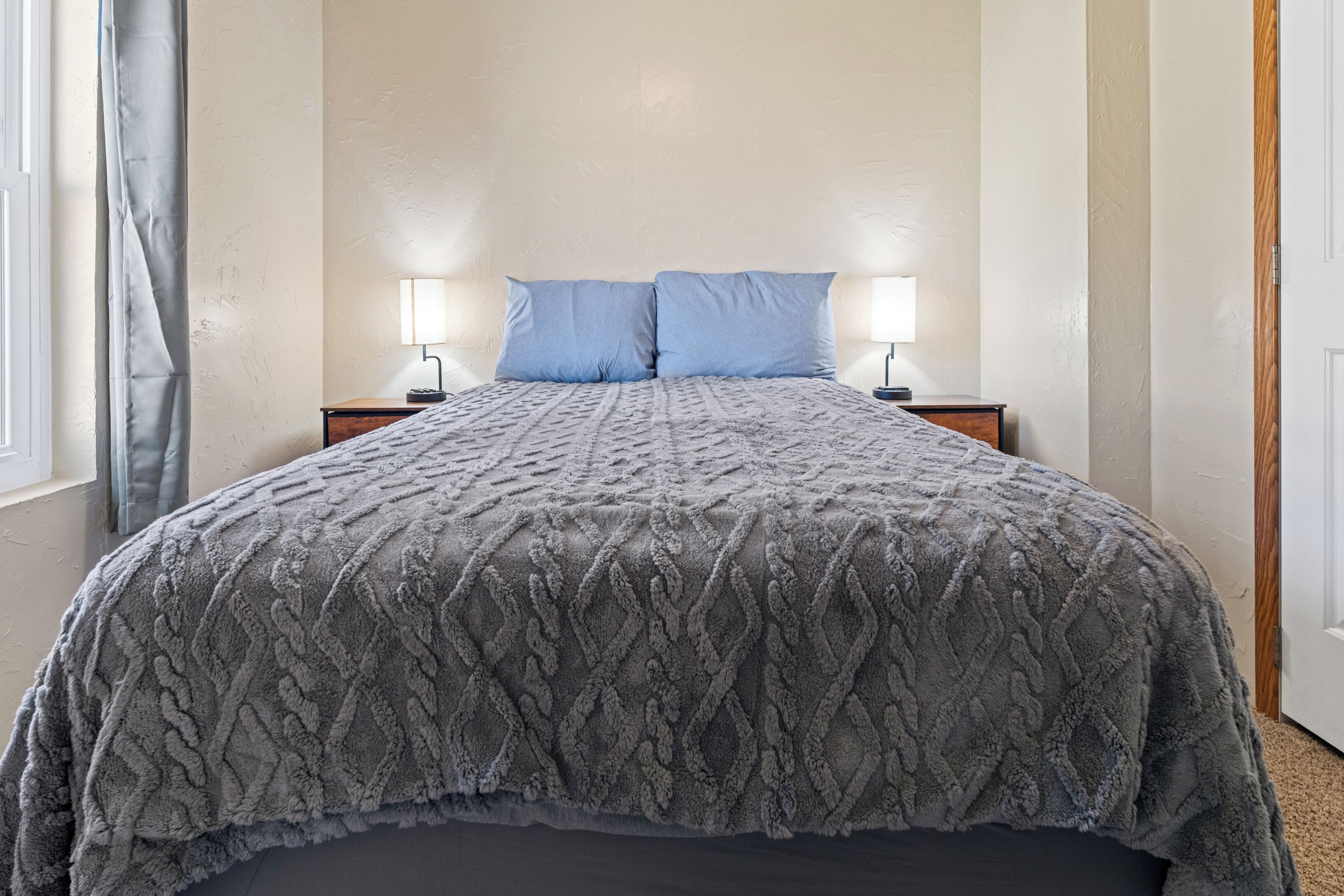 3 chambres, fer et planche à repasser, Wi-Fi gratuit, draps fournis