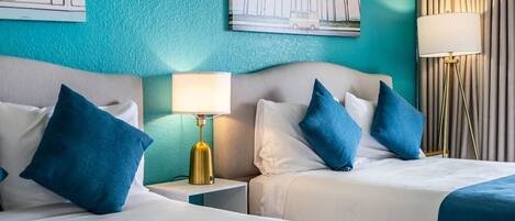 Työpöytä, silitysrauta/-lauta, Wi-Fi, vuodevaatteet