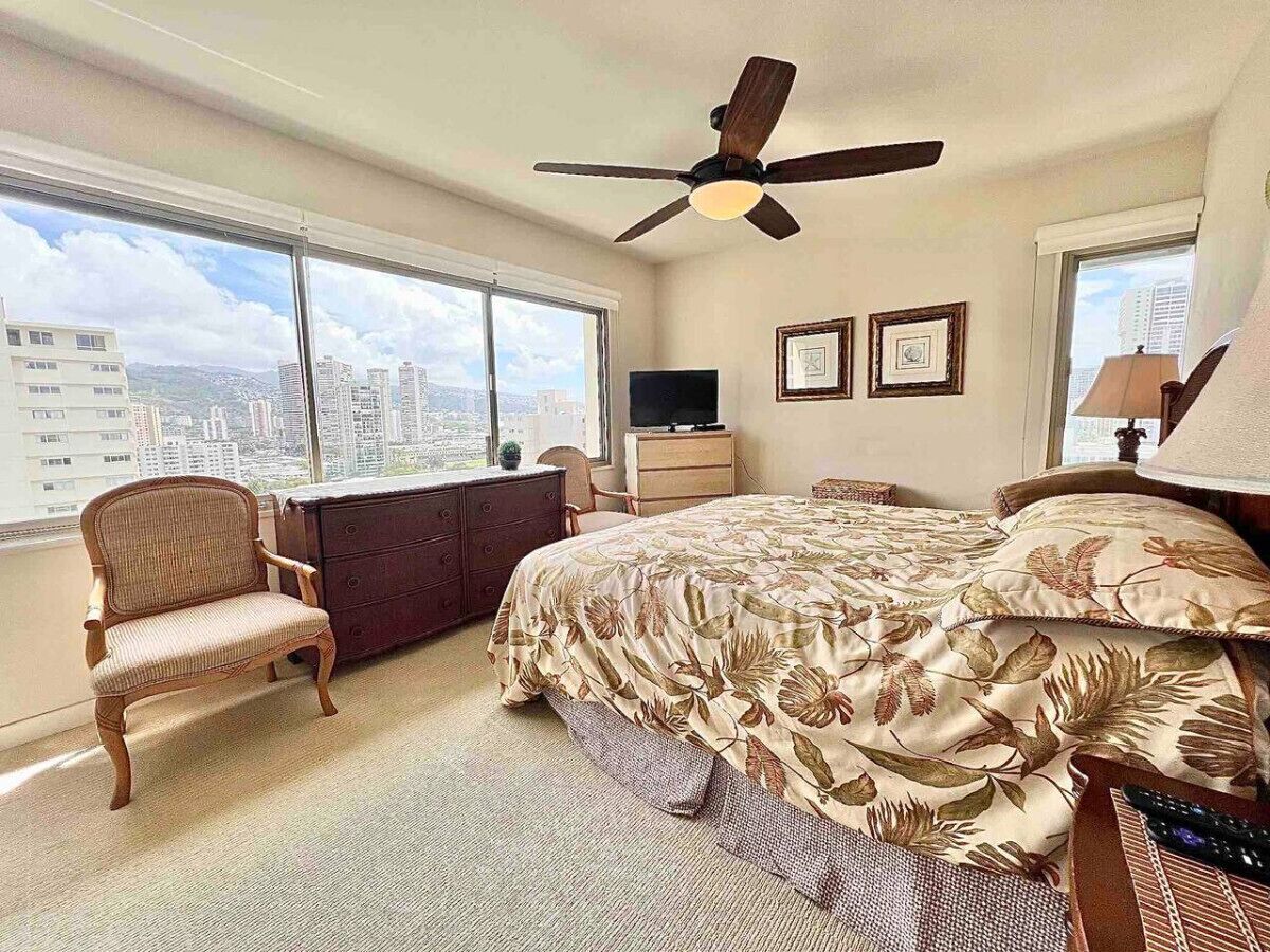 3 室のベッドルーム、アイロン / アイロン台、WiFi、ベッドシーツ