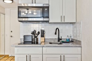 冰箱、微波炉、炉灶、茶具/咖啡用具