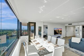 Dining - Luxury Ocean View Condo / Beach Service / 1521 (Miami Beach)