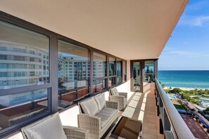 Property grounds - Luxury Ocean View Condo / Beach Service / 1521 (Miami Beach)