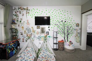 2 slaapkamers, een strijkplank/strijkijzer, wifi, beddengoed