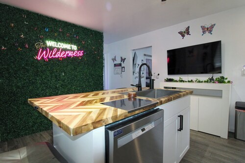 The Wilderness Retreat; 5 Mins to Cedar Point & Sport Force; W/D; Pet Friendly