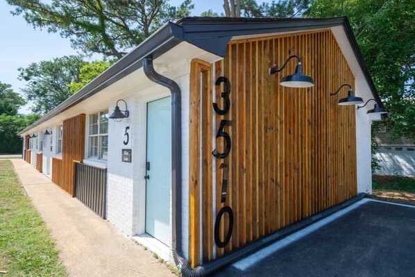 Exterior - OV Mosaic - Bloom Suite (Norfolk)