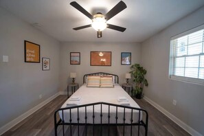 1 bedroom, iron/ironing board, WiFi, bed sheets