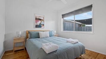 3 soverom, strykejern/-brett, reiseseng for barn og wi-fi