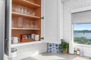 Interior - Bayfront 1-BR with Stunning View Steps to the Sand and Free Parking (San Diego)