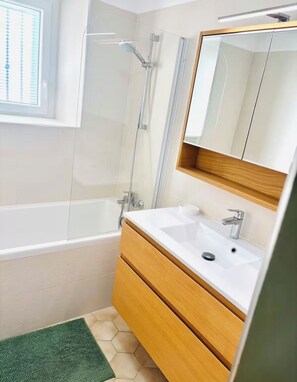 Hair dryer - Provençal house with private pool
LOU MAS PEYRETTES (Camaret-sur-Aigues)