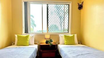 1 chambre, coffres-forts dans les chambres, bureau