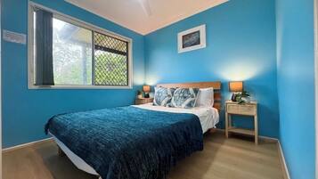 1 Schlafzimmer, Zimmersafe, Schreibtisch, Bügeleisen/Bügelbrett