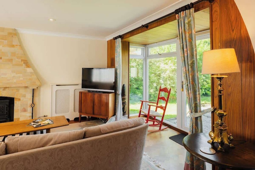 Spacious Detached 4 Bed, Can Sleep 9, Parking! - Chester