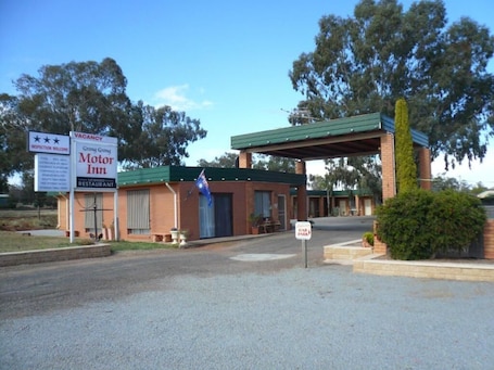 Front of property. Grong Grong Motor Inn