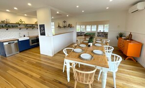 Dining - Mr Bass: Modern Coastal Farmhouse (Sunderland Bay)