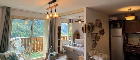 1 chambre, fer et planche Ă repasser, lit parapluie, Wi-Fi gratuit
