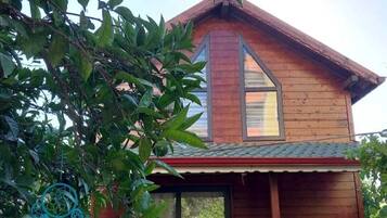 Perhebungalow, näköala puutarhaan | Ulkopuoli