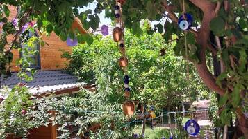 Perhebungalow, näköala puutarhaan | Ulkoalueet