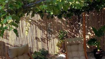 Perhebungalow, näköala puutarhaan | Ulkoalueet