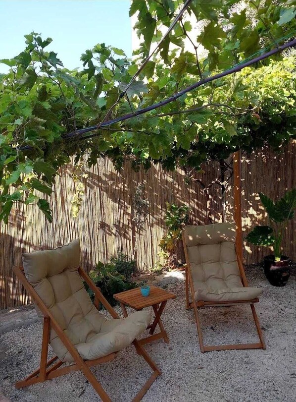 Family Bungalow, Garden View | Property grounds - Denizim apart bungalov (Demre)