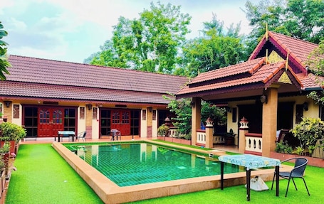 Outdoor pool, pool umbrellas