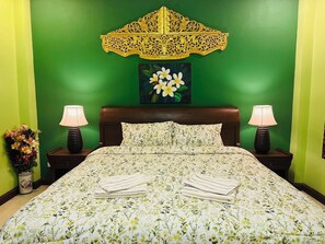 Bureau, espace de travail pour ordinateur portable