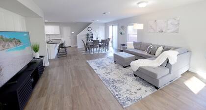 Modern 3BR Home with New Furnishings