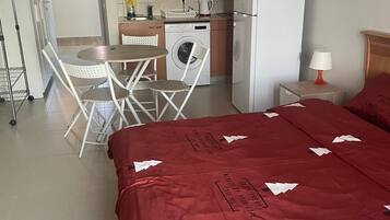 1 bedroom, iron/ironing board, WiFi