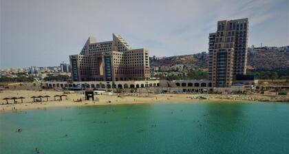 studio apartment in Haifa WiFi,AC,full kitchen,full bathroom and washingmachine