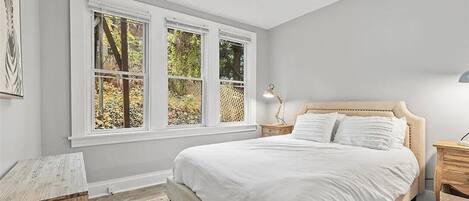 1 bedroom, bed sheets