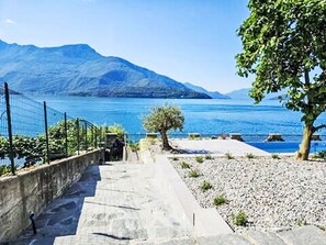 Property grounds - Lovely apartment for 5 people with pool, A/C, WIFI and terrace (Gravedona)
