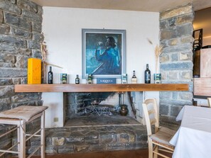 Interior - Stunning private villa for 16 guests with WIFI, private pool, A/C, TV, terrace and panoramic view (Greve In Chianti)