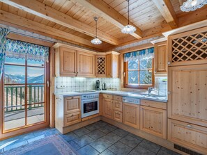 Réfrigérateur, micro-ondes, four, lave-vaisselle