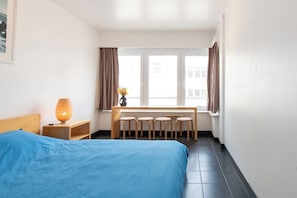 2 bedrooms