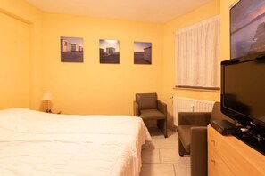 2 makuuhuonetta, silitysrauta/-lauta, ilmainen Wi-Fi