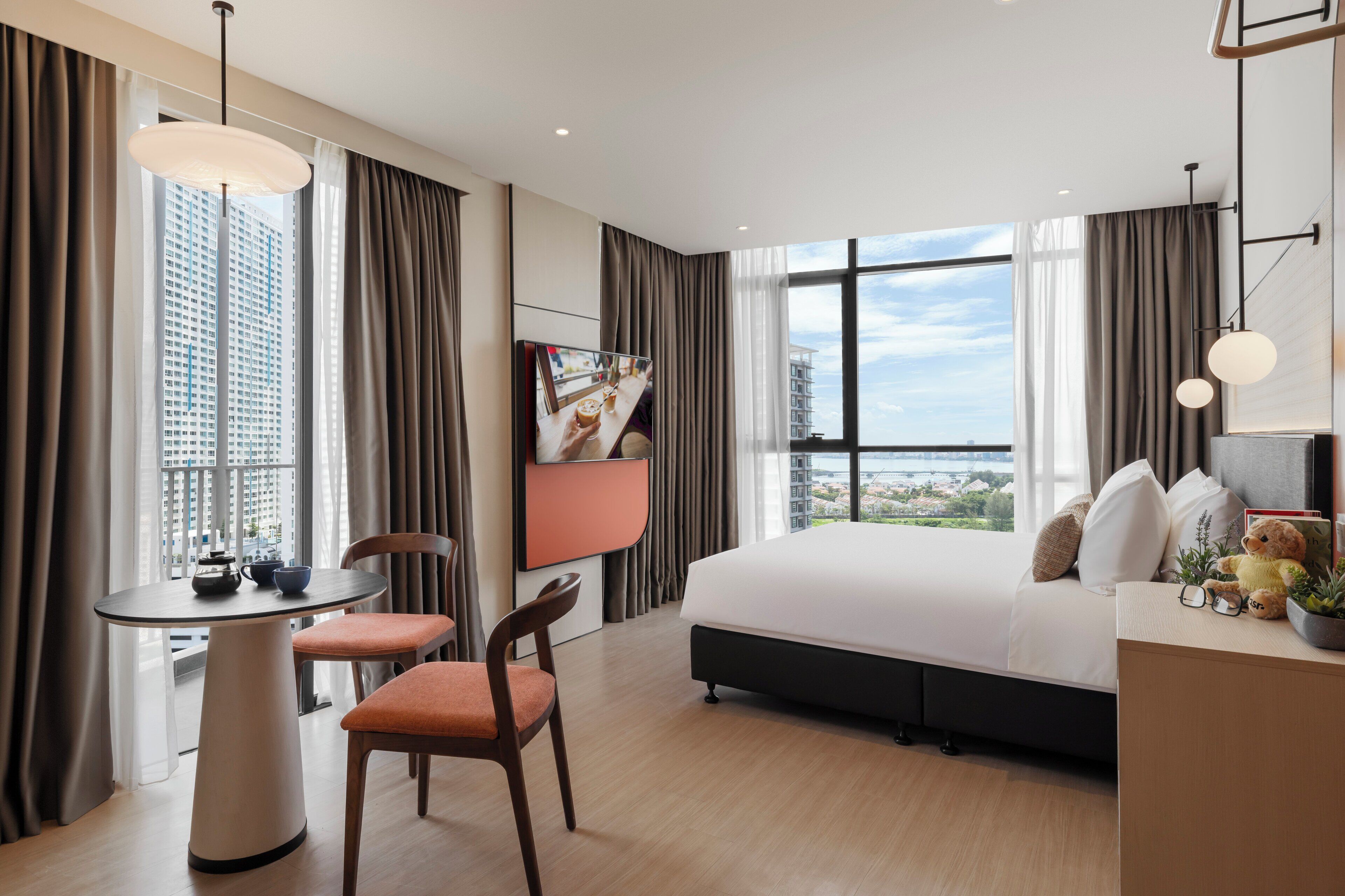 Premier Studio | Premium bedding, down comforters, in-room safe, desk