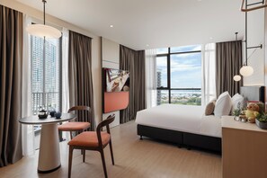 Studio Premier | Bộ đồ giường cao cấp, chăn bông, két bảo mật tại phòng, bàn 