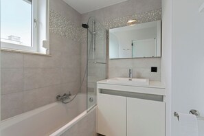 Douche, séchoir à cheveux