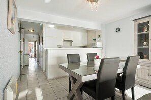 Dining - Apartment in Blankenberge with Marina Views (BLANKENBERGE)