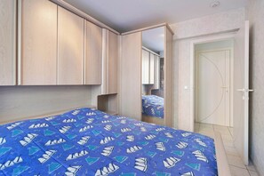 2 bedrooms, iron/ironing board - Apartment in Blankenberge with Marina Views (BLANKENBERGE)