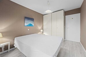 2 slaapkamers, een strijkplank/strijkijzer, gratis wifi