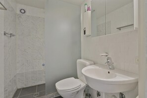 Shower - Apartment in Blankenberge with Sea Views (BLANKENBERGE)