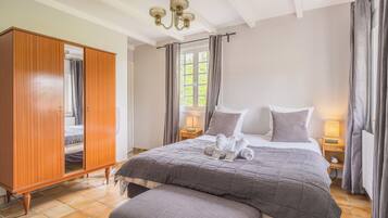 6 chambres, bureau, Wi-Fi gratuit, draps fournis