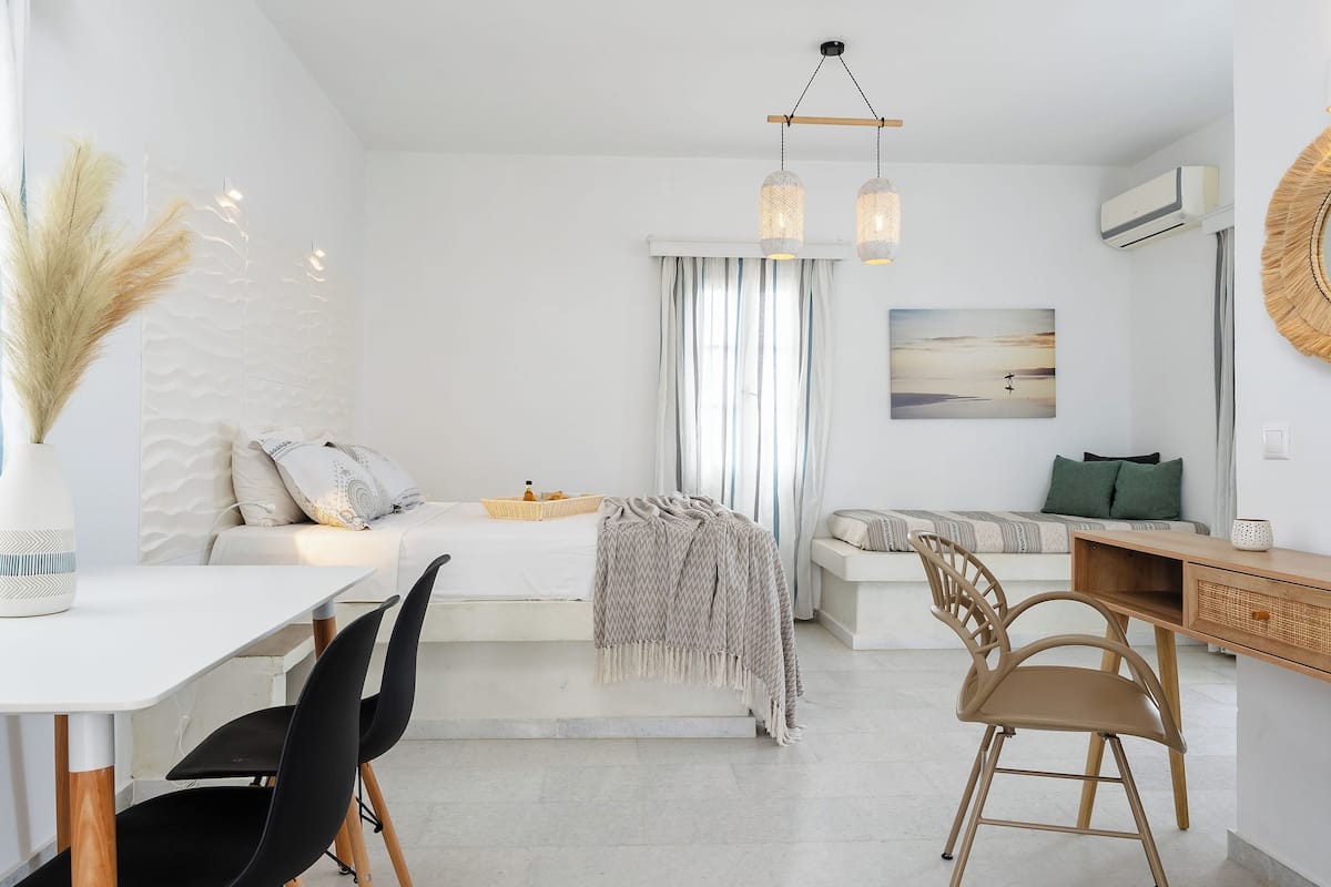 Suite estudio Prestigio, para no fumadores | Sábanas de algodón egipcio, ropa de cama de alta calidad y edredón