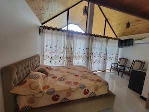 Family Cottage, Balcony, Mountain View | 1 bilik tidur, meja, ruang kerja komputer riba, Wi-fi percuma 