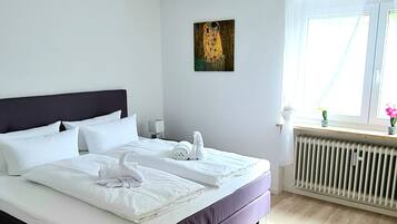 Deluxe Condo, Mountain View | 1 bedroom, in-room safe, blackout curtains, free WiFi