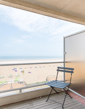 Apartment | Balcony - Sea View Apartment in Ostend With Terrace (Ostend)